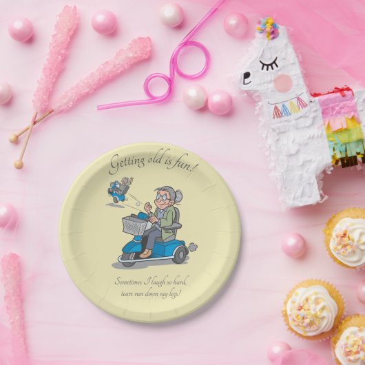 Lustiges Altern über dem Hügel-alte Pappteller (Party)