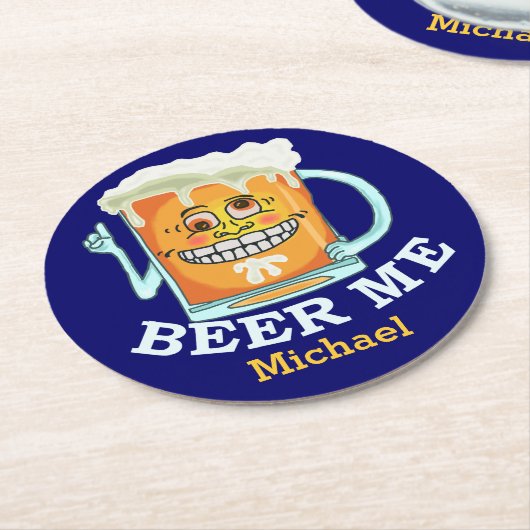 Lustiges Bier ich grinsender Cartoon-individueller Runder Pappuntersetzer (Angewinkelt)
