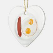 Lustiges Bild der durcheinandergemischten Eier mit Keramik Ornament (Links)