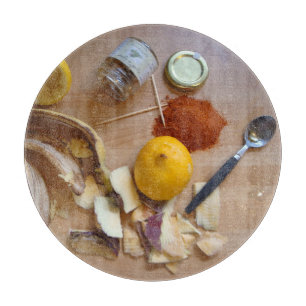 lustiges Bild von gezackter veg prep zum Abendesse Schneidebrett