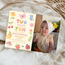 Lustiges buntes Gingham Mädchen 2. Geburtstagsfoto