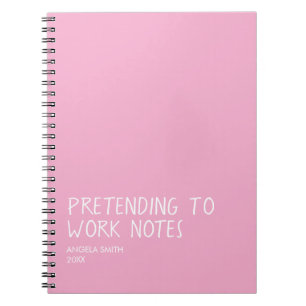Lustiges Büro Notizbuch, vorgibt zu arbeiten Notiz Notizblock