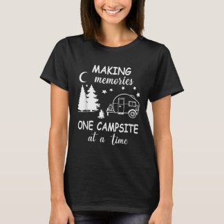 Lustiges Camping macht Erinnerungen an einem Campi T-Shirt