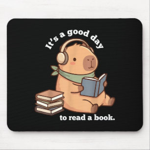 Lustiges Capybara beim Lesen eines Buches süßes Le Mousepad