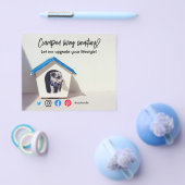 lustiges echtes Anwesen mit eng gezogenem Hundehau Flyer (Einzeln)