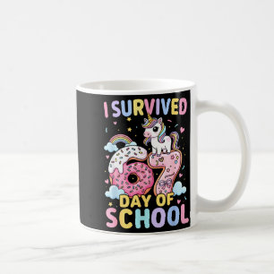 Lustiges Einhorn Ich überlebte 67 Tage Schule Meme Kaffeetasse