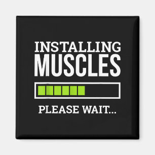 Lustiges Fitnessstudio installiert Muskeln Bitte w Magnet