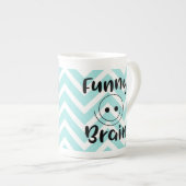 Lustiges Gehirn mit Gesicht Porzellantasse (Vorderseite Rechts)