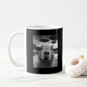 Lustiges Grafik Capybara Selfie mit UFOs Seltsam Kaffeetasse