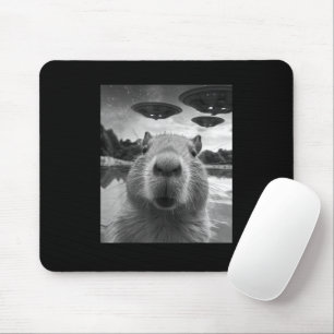 Lustiges Grafik Capybara Selfie mit UFOs Seltsam Mousepad