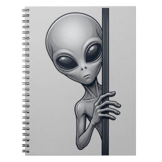 Lustiges graues Alien, das hinter UFO-Raum-Design Notizblock