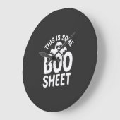 Lustiges Halloween Boo Sheet Gespenst Design_1 Große Wanduhr (Winkel)
