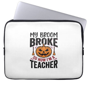 Lustiges Halloween-Lehrer-Besengin-Design_ Laptopschutzhülle