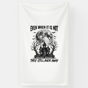 Lustiges Halloween-Shirt Gruselige Saison Lauf weg Banner