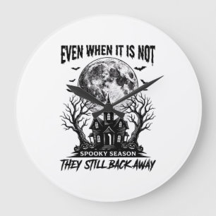 Lustiges Halloween-Shirt Spooky Season Lauf Weg De Große Wanduhr