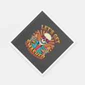 Lustiges Halloween-Skelett-Bier-Zerbrochen-Design_ Serviette (Ecke)