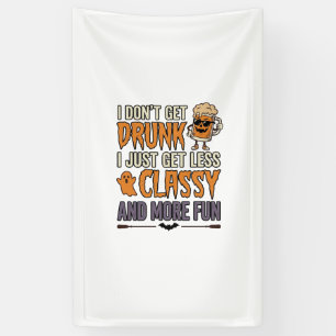Lustiges Halloween-Trinken Weniger Klasse T-Shirt- Banner