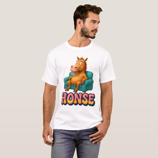 Lustiges Honse-Meme Pferd sitzt auf Sofa T-Shirt (Vorne ganz)