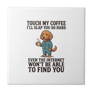 Lustiges Kaffee-Hund Vintage Gravur Shirt Design_1 Fliese