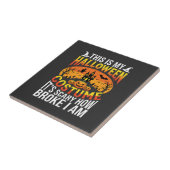 Lustiges kaputtes Halloween-Kostenüm-Design für ei Fliese (Seite)