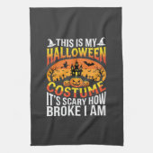 Lustiges kaputtes Halloween-Kostenümdesign für ein Geschirrtuch (Vertikal)