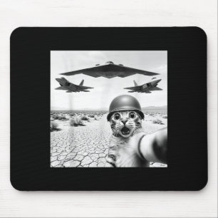 Lustiges Katzen-Selfie mit amerikanischen Kampfjet Mousepad