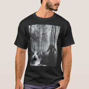 Lustiges Katzen-Selfie mit Bigfoot Lustig Glauben T-Shirt