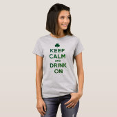 Lustiges Keep Calm und Drink On St. Patrick Shirt (Vorne ganz)