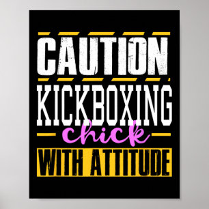 Lustiges Kickboxen Mädchen mit Haltung Frauen und Poster
