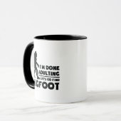 Lustiges Lasst uns Bigfoot-Geschenk finden Tasse (Vorderseite Links)
