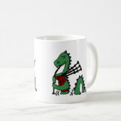 Lustiges Loch- Nessmonster, das Dudelsäcke spielt Kaffeetasse (VorderseiteRechts)