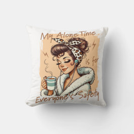 Lustiges Mädchen zur Kaffezeit am Morgen Kissen