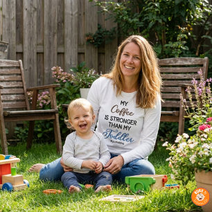 Lustiges „Mein Kaffee ist stärker als mein Kleinki T-Shirt