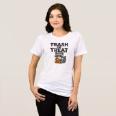 Lustiges Müll oder Süßigkeiten Waschbär Halloween  Tri-Blend Shirt (Vorderseite voll)