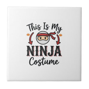 Lustiges Ninja-Kostüm Halloween-Vektordesign_1 Fliese