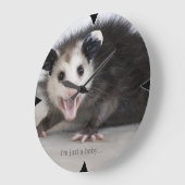 lustiges Opossum-Foto, individualisierbare Wanduhr (Winkel)
