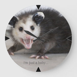lustiges Opossum-Foto, individualisierbare Wanduhr