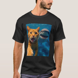 Lustiges Orange Tabby-Katze Selfie mit Hai-Ozean-L T-Shirt