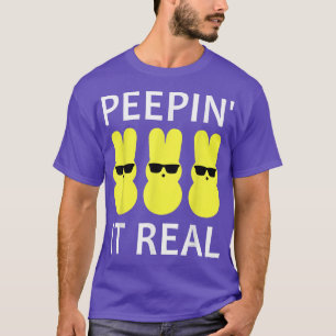 Lustiges Peepin It Real Happy Osterhase T-Shirt