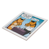 Lustiges Pferd beschwert sich über Bremse in der Fliese (Seite)