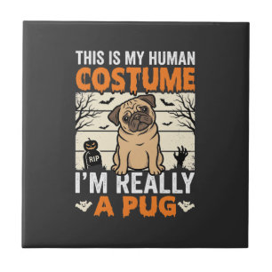 Lustiges Pug Halloween Kostümdesign für Menschen Fliese