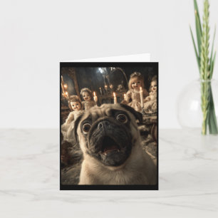Lustiges Pug-Selfie mit gruseligen Puppen Gruselig Karte