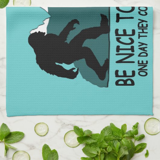 Lustiges Sasquatch Handtuch (Gefaltet)