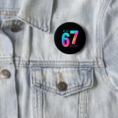 Lustiges Sechs Sieben 6 7 Meme Gen Alpha Slang 67 Button (Beispiel)