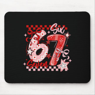 Lustiges Sechs Sieben 6 7 Meme Valentins Girl  Mousepad