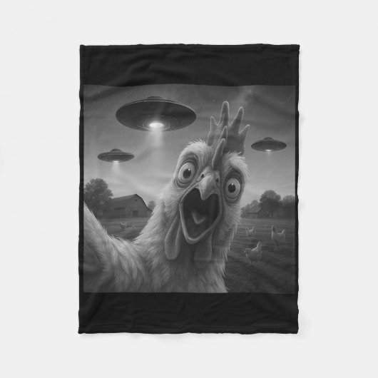Lustiges Selfie von Hahn mit UFOs Wei Fleecedecke (Vorderseite)