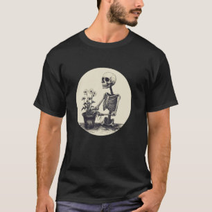 Lustiges Skelett mit Gießkanne im Garten T-Shirt