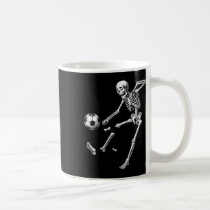 Lustiges Skelett spielt Fußball, Halloween-Fußball Kaffeetasse
