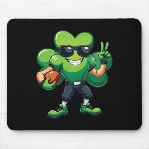 Lustiges St. Patrick's Day Shamrock spielt Fußball Mousepad
