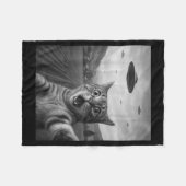 Lustiges überrascht Ed Katze Selfie mit Alien UFO Fleecedecke (Vorderseite (Horizontal))